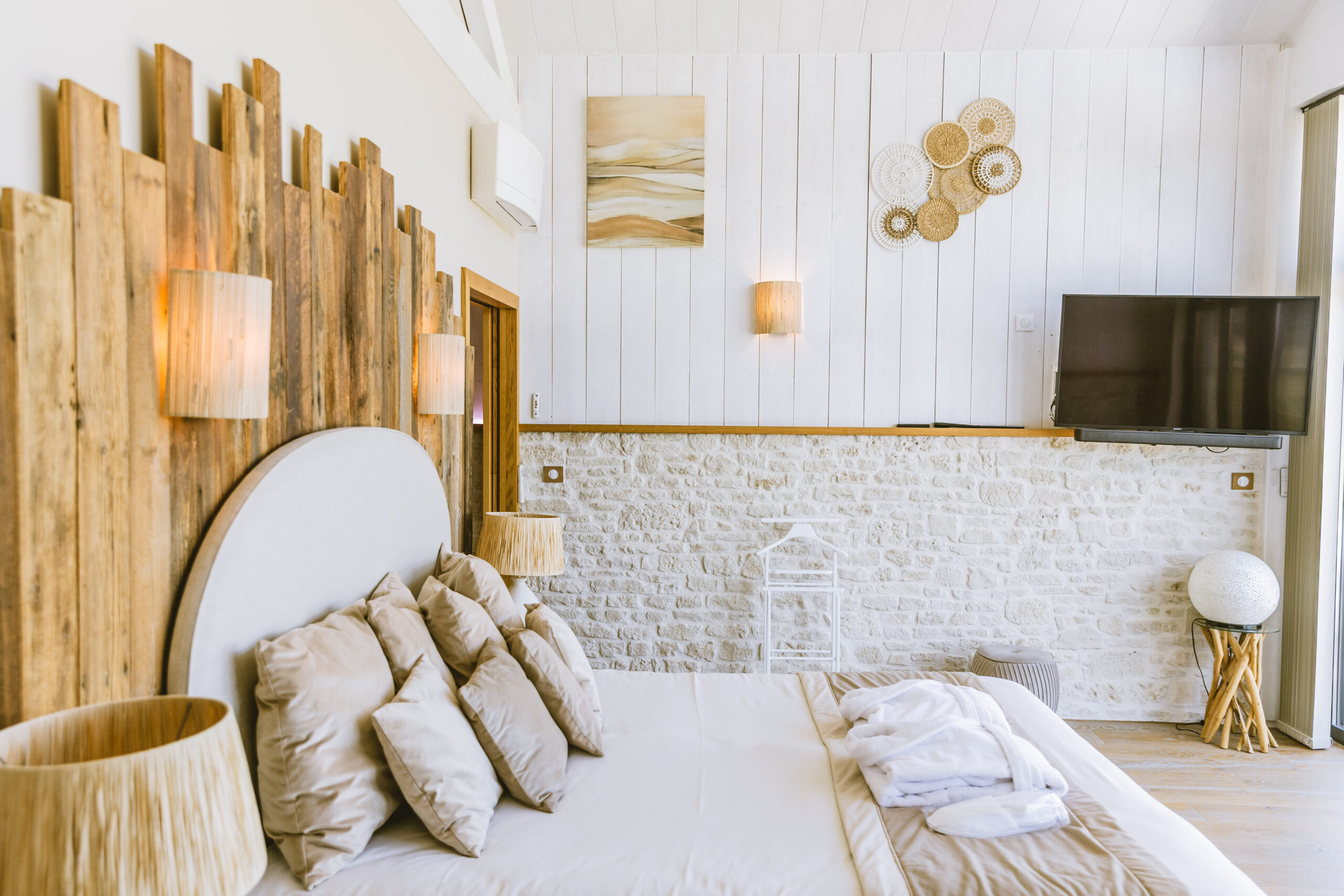 Gite et chambre d’hôte dans le Périgord (Eymet) façade en parement en pierre collection CAUSSE ORSOL